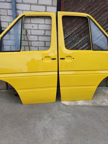 Priekinės durys (dvidurio), Volkswagen Lt 2000 г