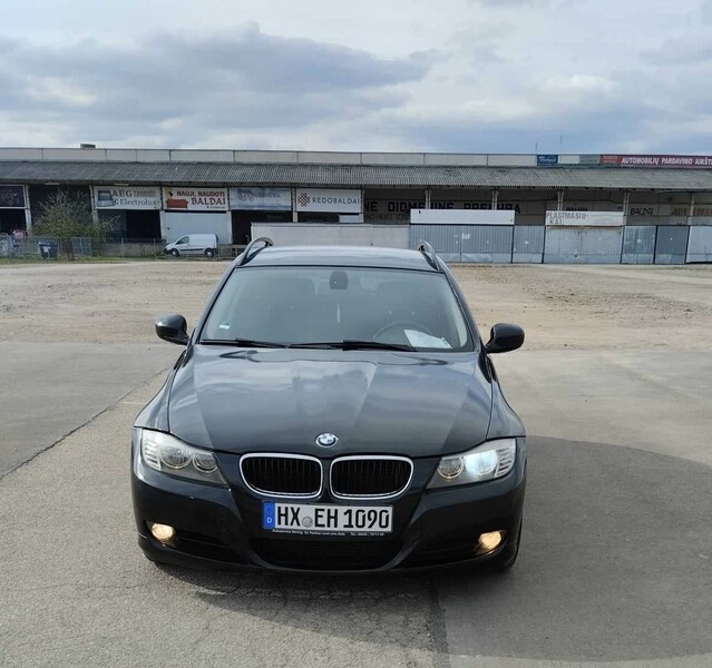 Photo 1 - Bmw 320 d Touring 2010 y