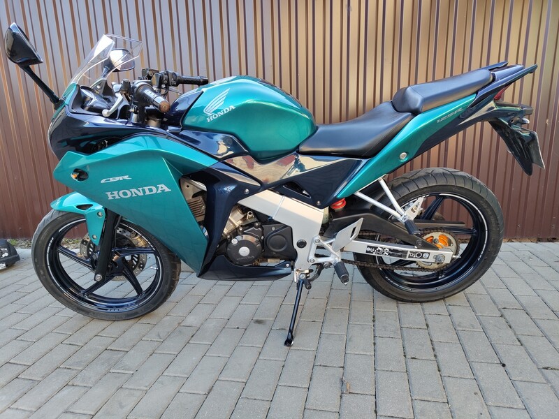 Фотография 1 - Honda CBR 2013 г Спортивные / Superbike мотоцикл