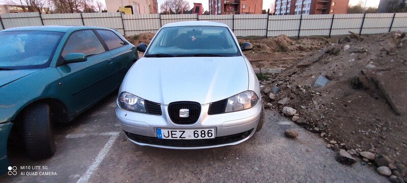 Photo 2 - Seat Cordoba 2005 y parts