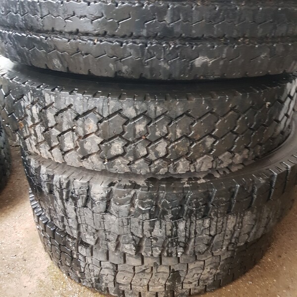 R9 universal tyres trucks and buses