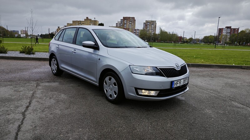 Photo 3 - Skoda RAPID 2014 y Hatchback