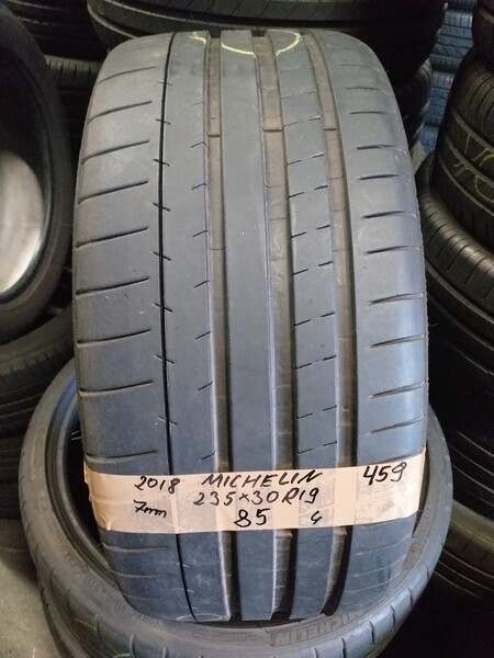Фотография 1 - Michelin R19 летние шины для автомобилей