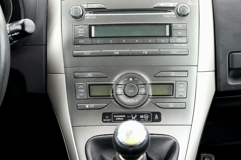 Photo 8 - Toyota Auris 2007 y Hatchback