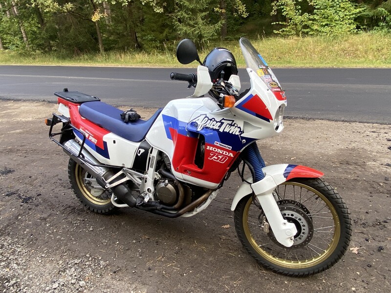 Photo 3 - Honda XRV 1991 y Enduro motorcycle