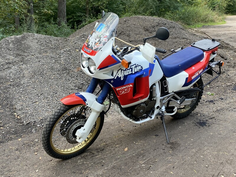 Photo 1 - Honda XRV 1991 y Enduro motorcycle