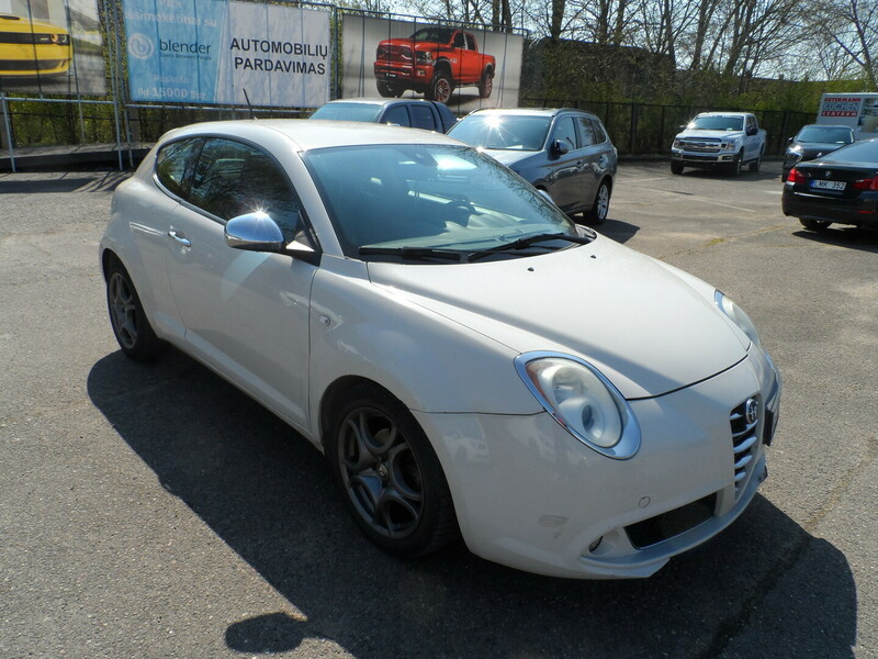 Фотография 3 - Alfa Romeo Mito JTDM Distinctive 2010 г