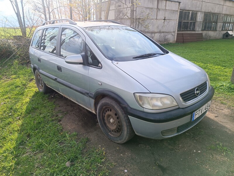 Photo 1 - Opel Zafira 2001 y Van