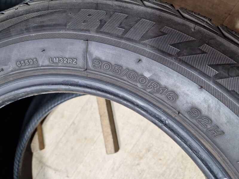 Nuotrauka 12 - Bridgestone 5-6mm R16 universalios padangos lengviesiems