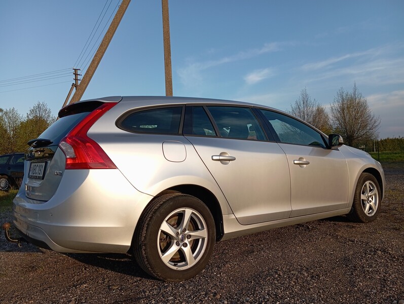 Фотография 4 - Volvo V60 2016 г Универсал