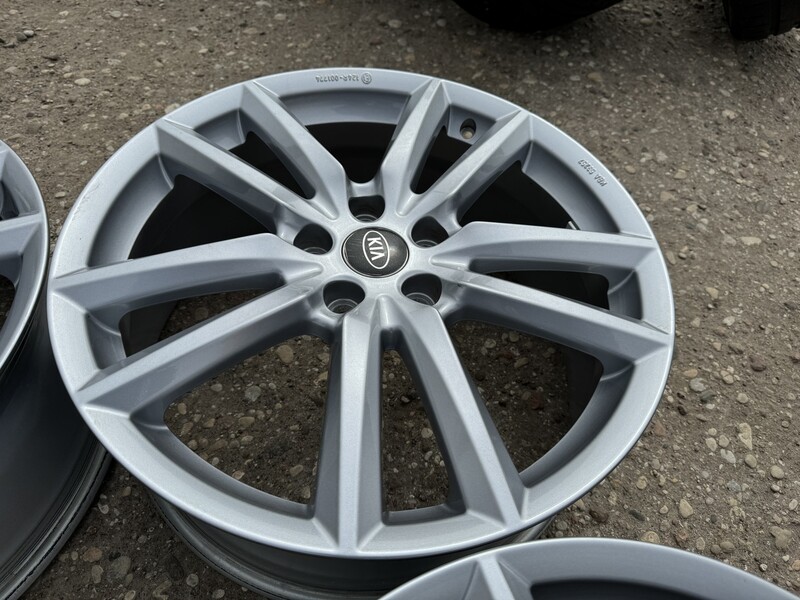 Photo 4 - Kia R19 light alloy rims