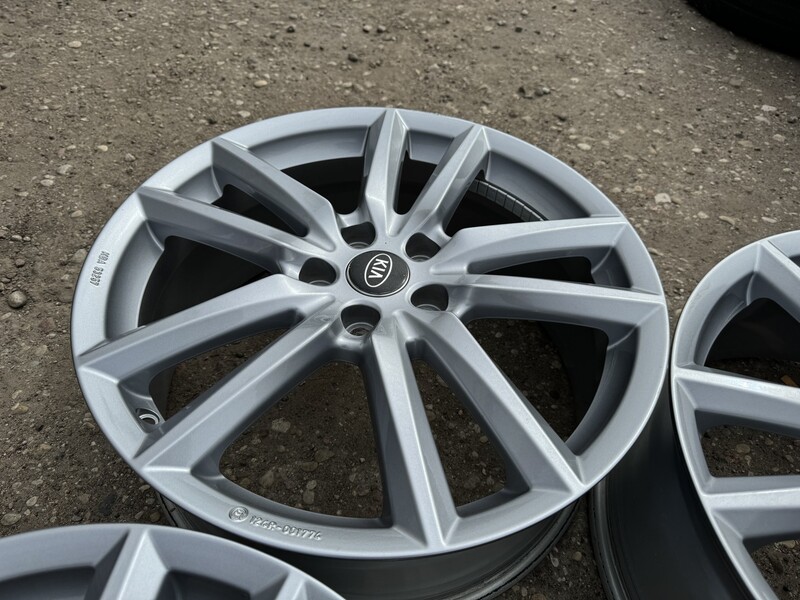 Photo 5 - Kia R19 light alloy rims