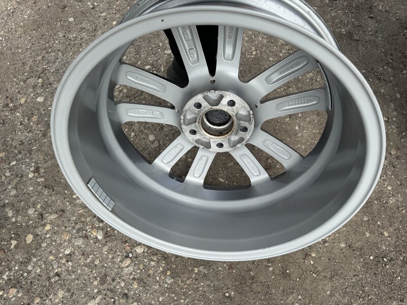 Photo 11 - Kia R19 light alloy rims