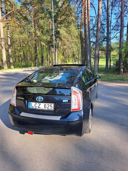 Фотография 6 - Toyota Prius 2012 г Хэтчбек