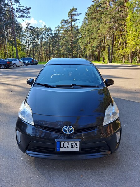 Фотография 3 - Toyota Prius 2012 г Хэтчбек