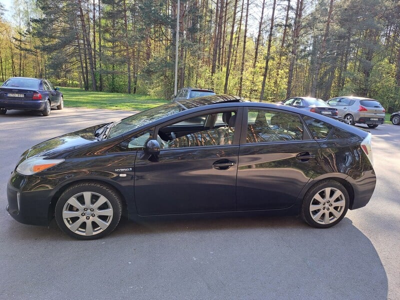 Фотография 8 - Toyota Prius 2012 г Хэтчбек