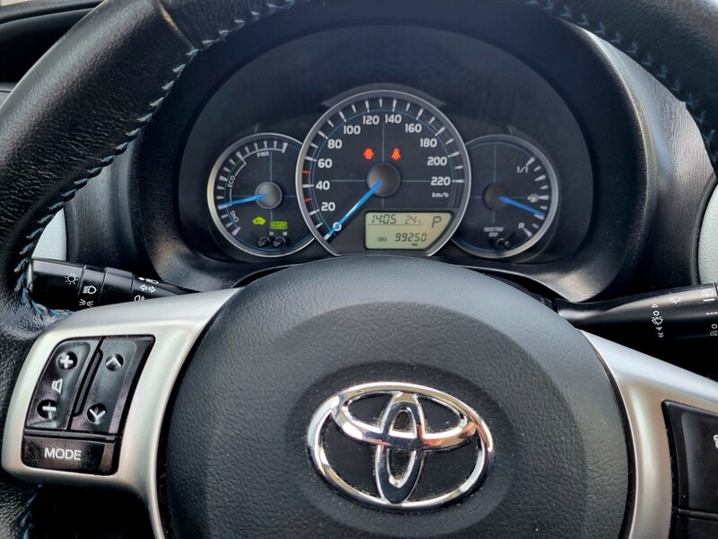 Nuotrauka 21 - Toyota Yaris III HYBRID 1.5 2013 m