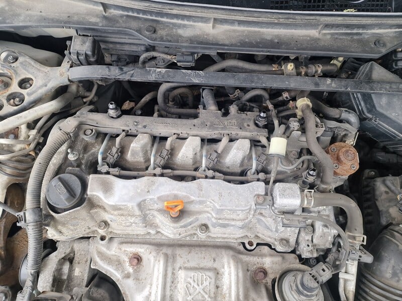 Photo 10 - Honda Accord 2010 y parts