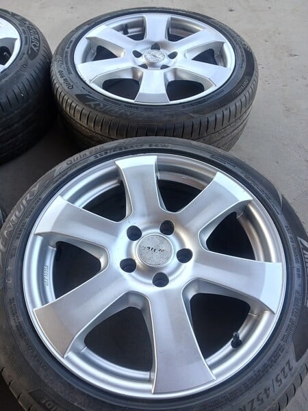 Photo 6 - Autec light alloy R17 rims