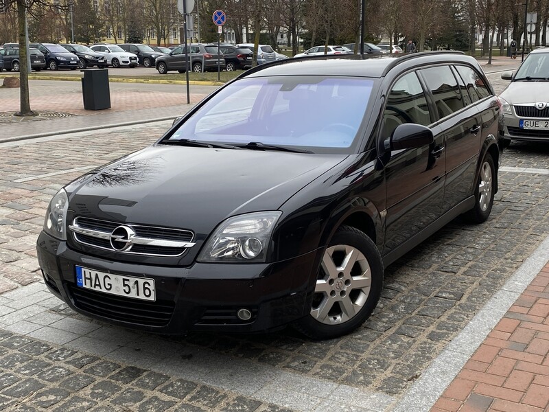 Photo 2 - Opel Vectra C 2005 y rent