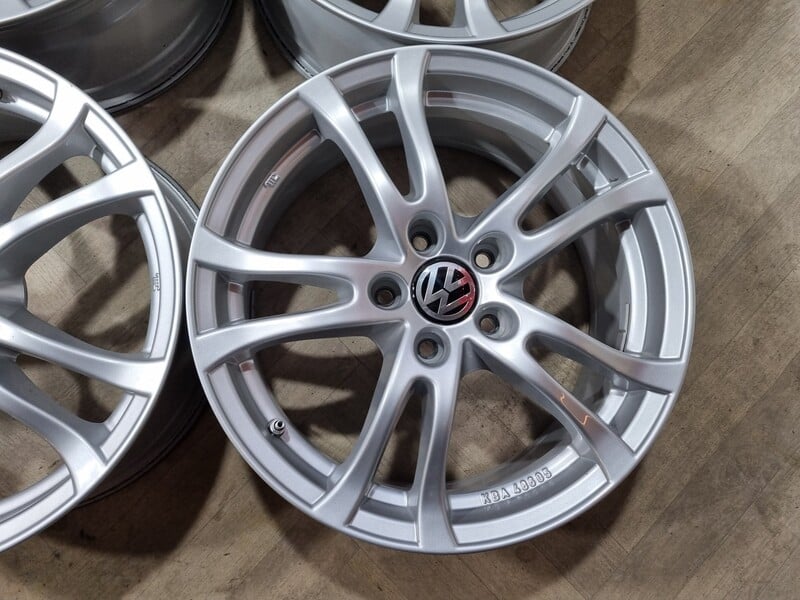 Photo 3 - Volkswagen Touran, Golf R17 Golf light alloy R17 rims