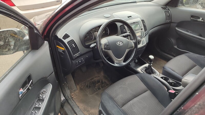 Photo 8 - Hyundai i30 CRDi Classic + 2008 y