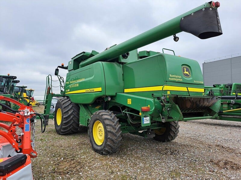 Photo 3 - John Deere 2015 y Harvester