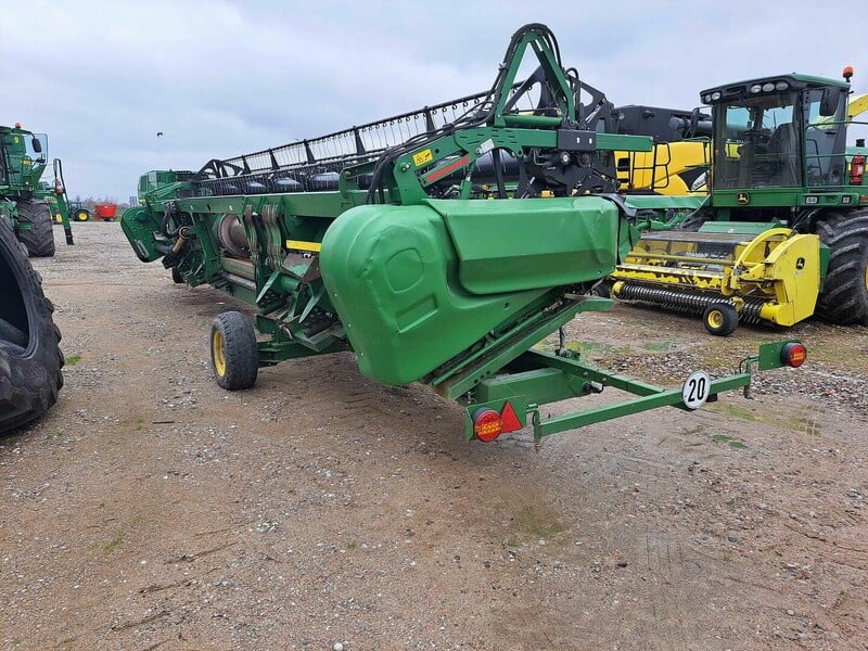 Photo 7 - John Deere 2015 y Harvester