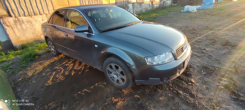 Photo 2 - Audi A4 2002 y parts