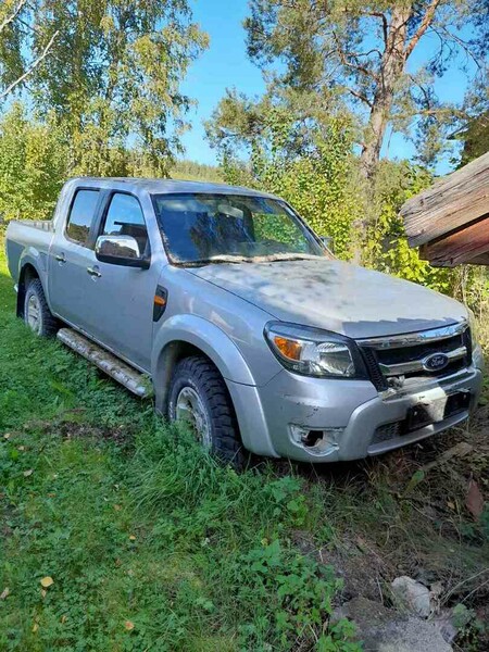 Photo 2 - Ford Ranger 2011 y parts