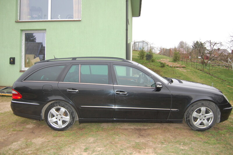 Photo 1 - Mercedes-Benz 211 2003 y Wagon