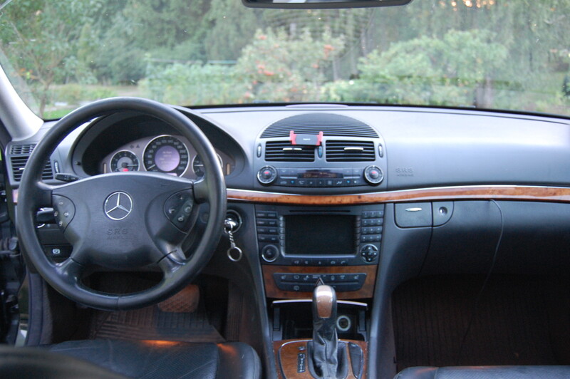 Photo 8 - Mercedes-Benz 211 2003 y Wagon
