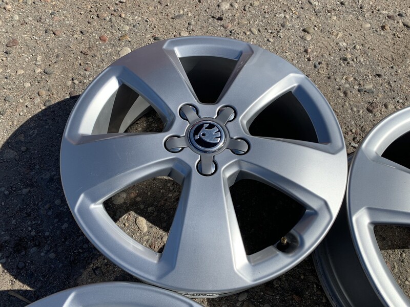 Photo 5 - Skoda Siunciam, 6J ET48 light alloy R17 rims