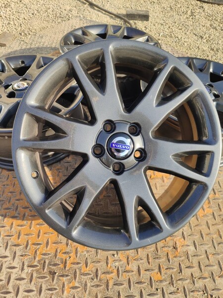 Photo 1 - Light alloy R18 rims