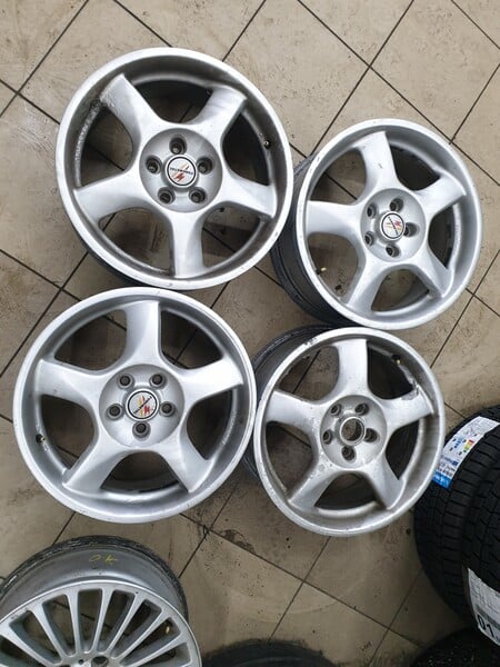 Photo 3 - Light alloy R17 rims