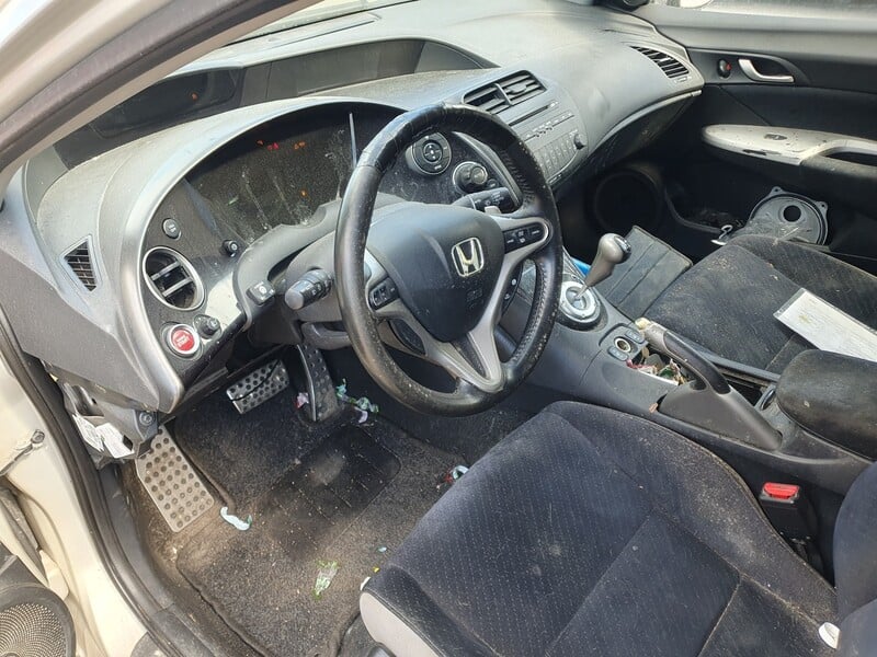 Photo 8 - Honda Civic VIII 2007 y parts