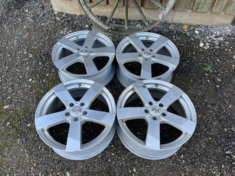 R18 light alloy rims