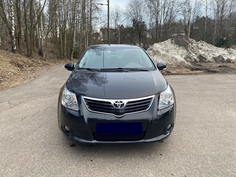 Toyota Avensis 2010 m dalys