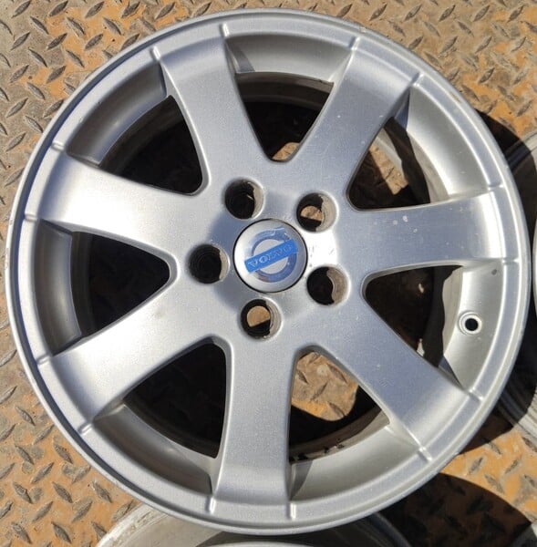 Photo 4 - Light alloy R16 rims