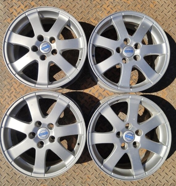 Photo 2 - Light alloy R16 rims