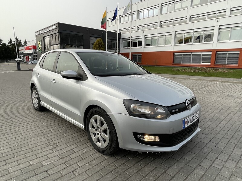Volkswagen Polo 2011 г Седан
