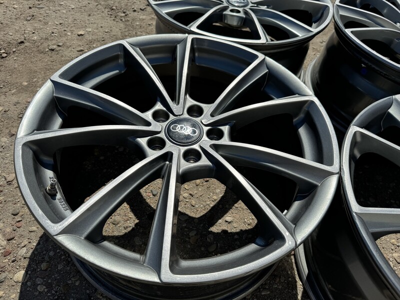 Photo 2 - Audi Siunciam, 8J ET45 light alloy R19 rims