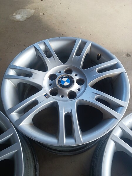 Photo 4 - BMW light alloy R17 rims