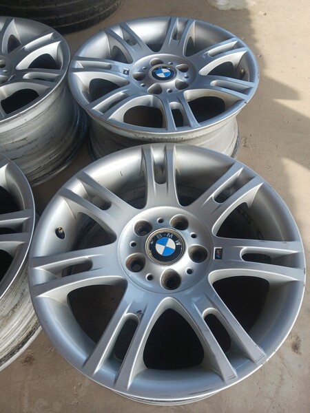 Photo 5 - BMW light alloy R17 rims