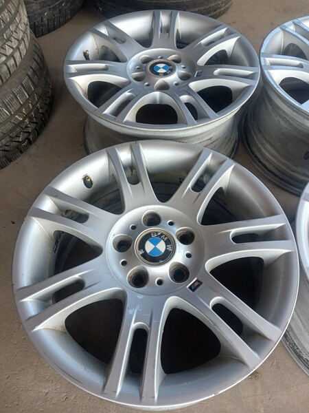 Photo 6 - BMW light alloy R17 rims