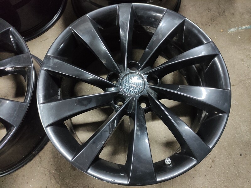 Фотография 2 - Intro Wheels Model S литые R19 диски