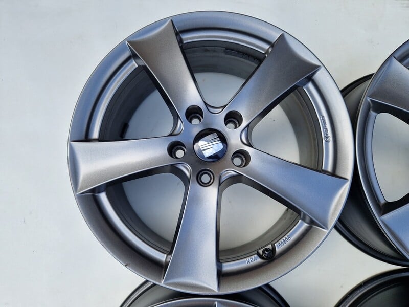 Photo 5 - Seat R17 Leon light alloy R17 rims