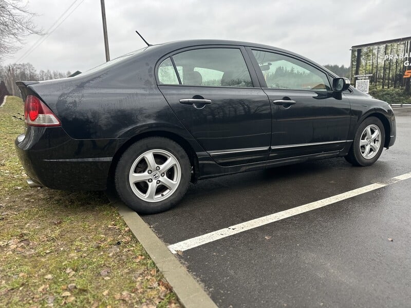 Photo 3 - Honda Civic 2007 y Sedan