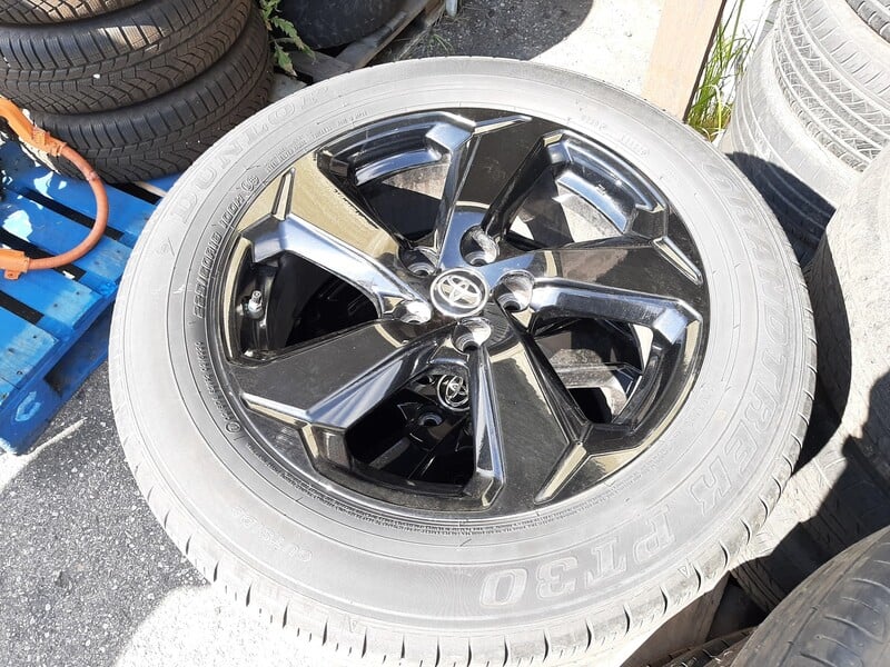 Photo 1 - Toyota RAV4 light alloy R18 rims