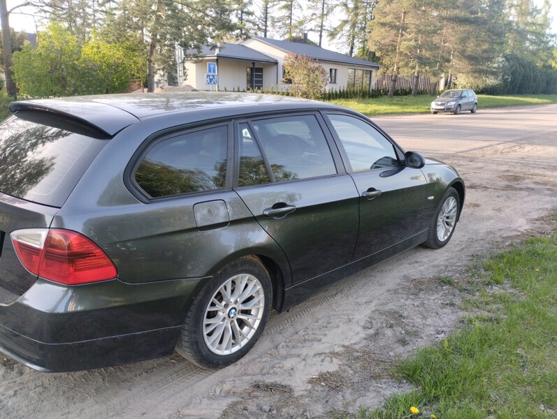 Bmw 320 E90 2007 г